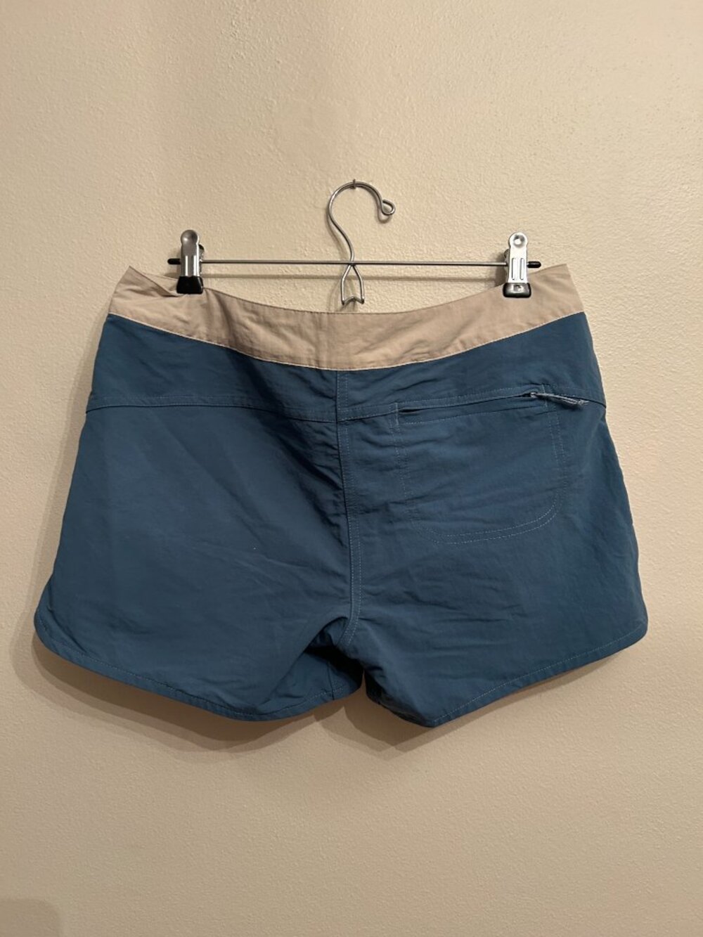 Patagonia Women's Board Shorts Size 10 - Picture 3 of 4